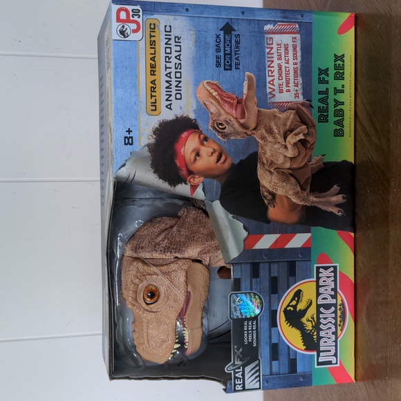 Jurassic Park x Real FX baby T-Rex animatronic dinosaur - Picture 2 of 7